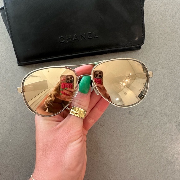 CHANEL WOMENS AVIATOR SUNGLASSES - Picture 3 of 4